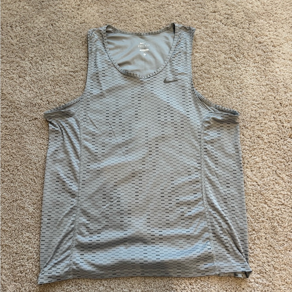 Nike Gray Patterned Sleeveless Top